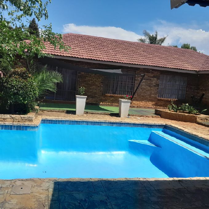 Engage Skilled Swimming Pool Repair Experts in Kilimani