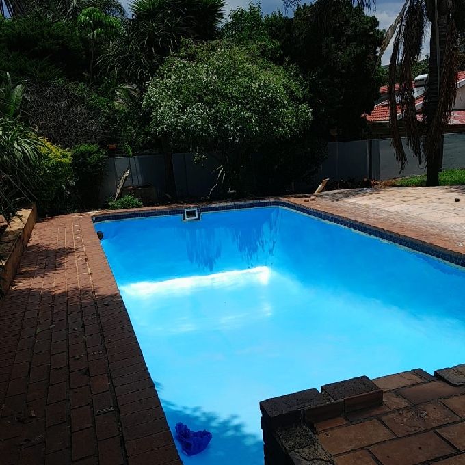 Swimming Pool Maintenance Work for a Home in Kitengela