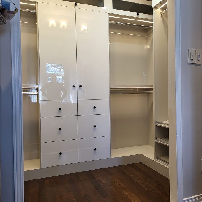 Setting Up a Walk-In Closet, Shelves and Drawers in Mvita