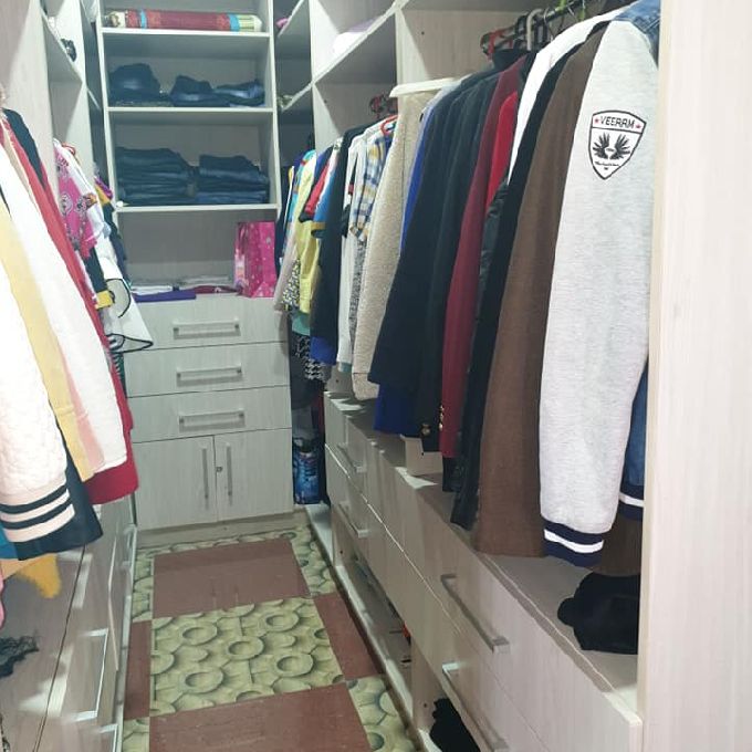Engage a Professional Walk in Wardrobe Closet Designer in Utange 