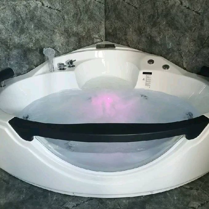 Fitting a 2 Person Corner Jacuzzi Tub for a Home in Nyali
